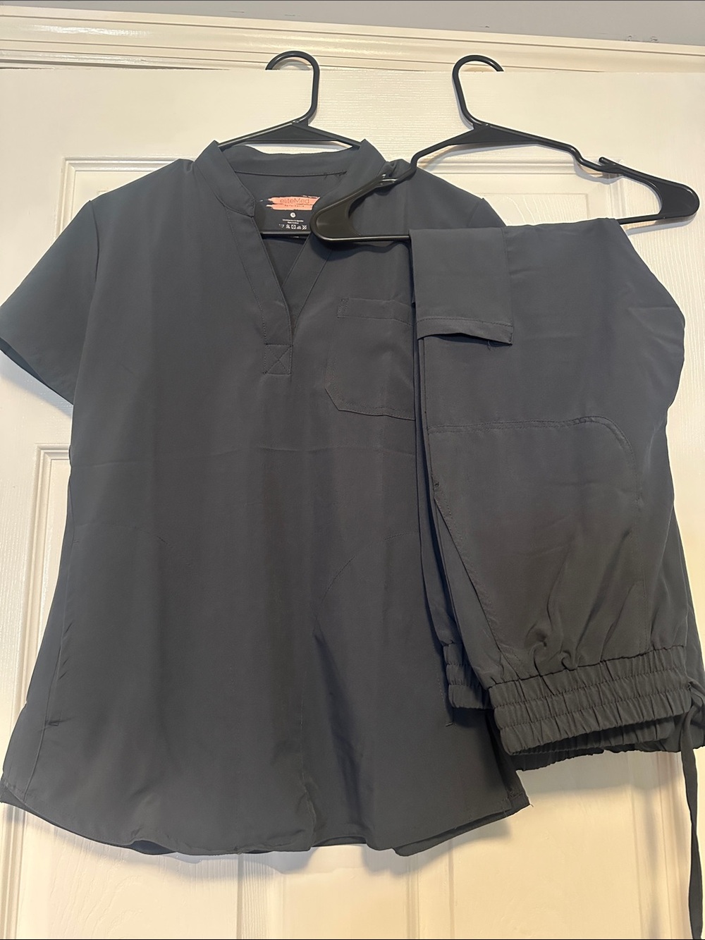 Elite med performance Women’s Black Scrub Top and Jogger Set